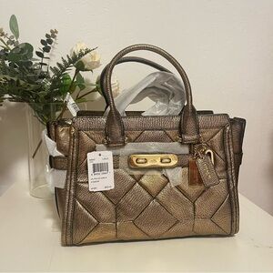 ｛COACH｝Coach swagger 27 medium size satchel bag NWT rose gold #34547